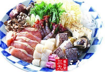 少吃生冷、刺激性食物 生冷和刺激性強的食物對消化道黏膜具有較強的刺激作用,容易引起腹瀉或消化道炎症