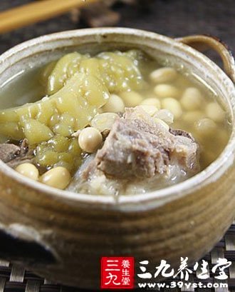燈心苦瓜湯有清暑滌熱、明目、解毒的作用