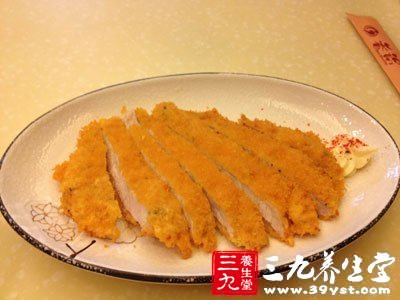 香炸豬排豐富的鈣質可維護骨骼健康,適合兒童秋季養生