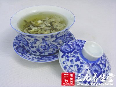 手腳冰涼喝茉莉花茶