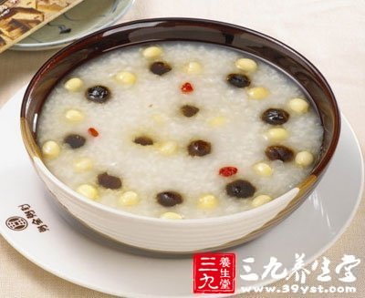 貧血喝龍眼肉蓮子粥