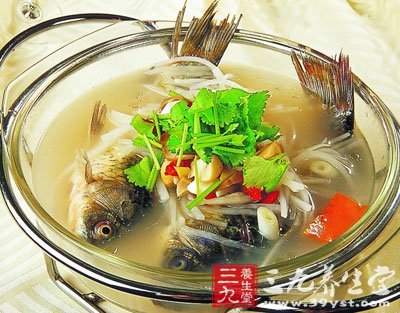 清炖鲫魚養胃