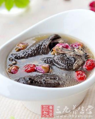 何首烏雞湯的養發功效