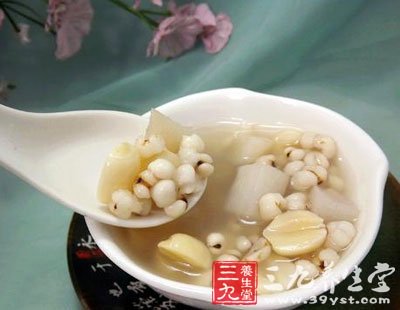失眠吃蓮子淮山炖薏米