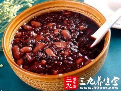 吃花生紅棗粥補血養顏