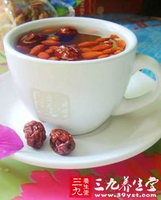 桂圓紅棗枸杞茶的做法