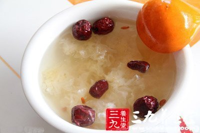 紅棗銀耳湯補血潤色