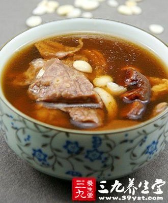 處暑食譜 麻油石斛花生湯