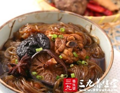 香菇粉條炖雞塊的做法