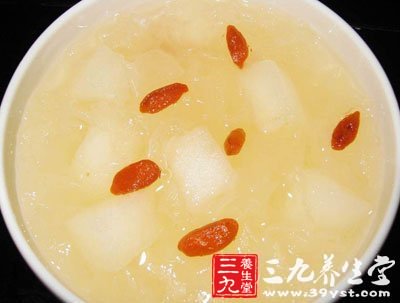 銀耳蓮子湯