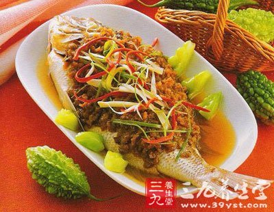 苦瓜鲈魚煲的做法