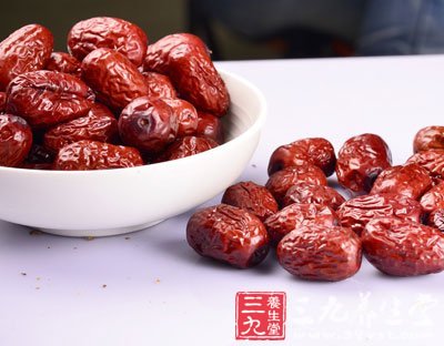 中老年人腰膝酸軟可吃大棗