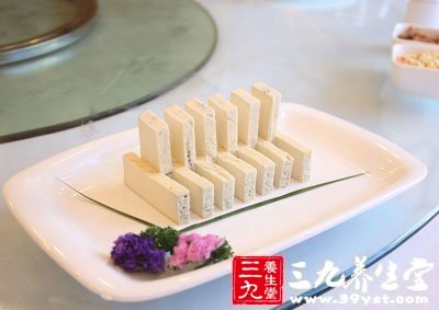 家常豆腐做法主料豆腐700克豬肉肥瘦100克