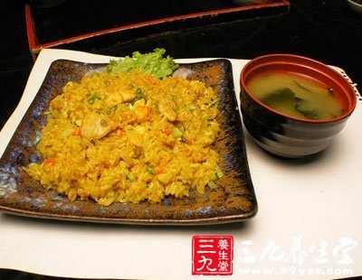 咖喱海鮮炒飯的做法