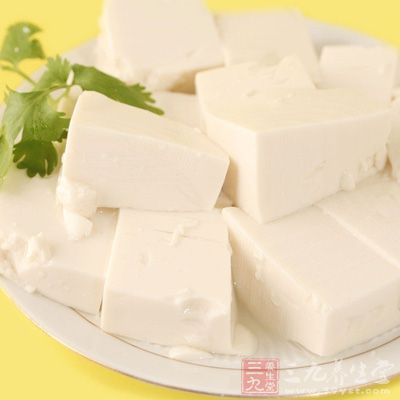 午餐適合吃青菜、豆腐、魚類等