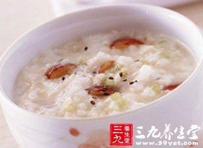夏季養生粥 枸杞大棗玉米渣粥