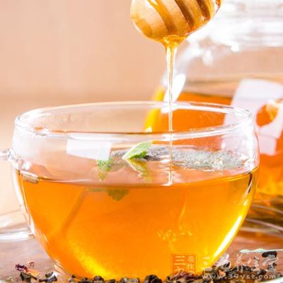 推薦暖胃的龍眼蜜、棗花蜜或荔枝蜜