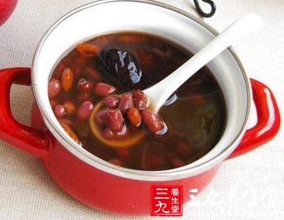 夏季減肥吃赤小豆銀花湯