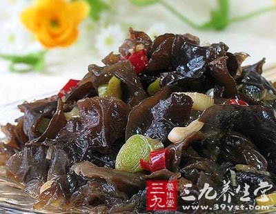 夏季養生食譜 爽脆涼拌蒜香老醋黑木