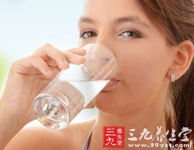 二是大渴勿過飲