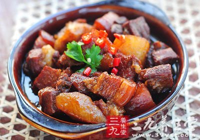 紅燒肉炖土豆