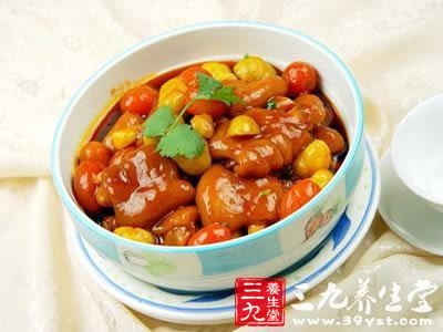 花仁蹄花湯