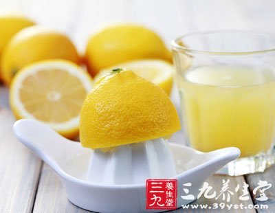 大家都知道檸檬是非常利於減肥的水果
