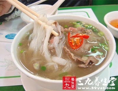 生菜牛肉河粉