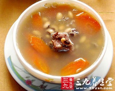 眉豆芡實煲雞腳湯