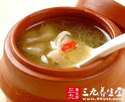 山藥炖雞湯