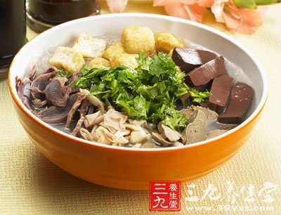 牛肉鴨血粉絲湯