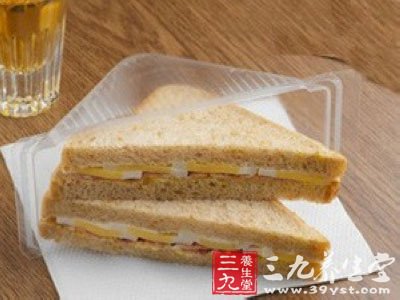 全麥面包兩片
