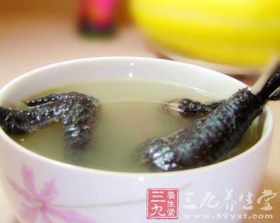 當歸黃芪烏雞湯補血養氣