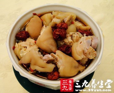 靈芝炖豬蹄