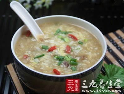 枸杞粥是一種滋補肝腎的藥食兩用之品