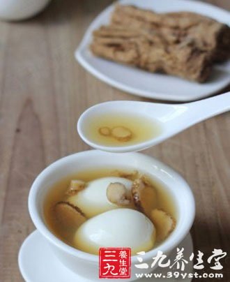 煮雞蛋時候放少許鹽