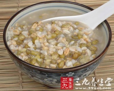 燕麥粥保持皮膚彈性