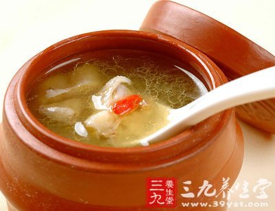 黃耆紅棗雞湯