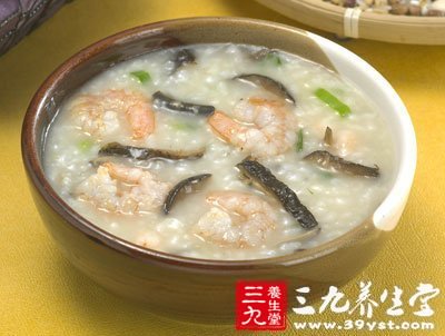 橄榄雪梨炖瘦肉滋陰潤燥