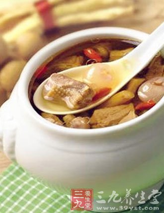 銀耳羅漢果煲雞湯