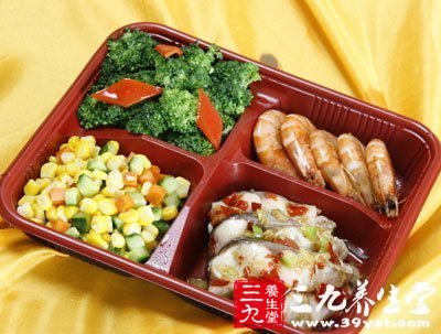 睡前吃得過飽胃腸要加緊消化