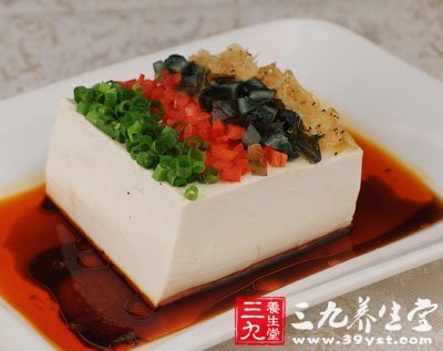 兩小塊豆腐即可滿足一個人一天鈣的需要量