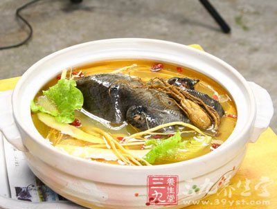 苓歸烏雞盅