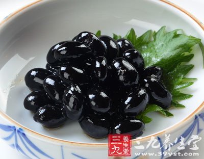黑豆性平味甘 有潤腸補血的功能