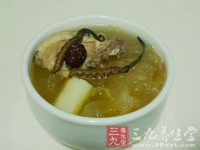 蟲草桂棗雞湯