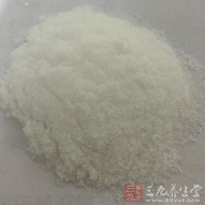 放入少許鹽和油