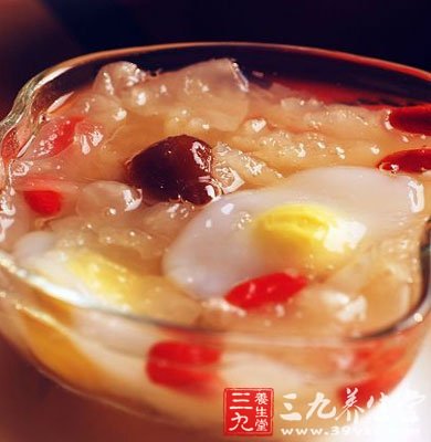 銀耳蓮蛋湯