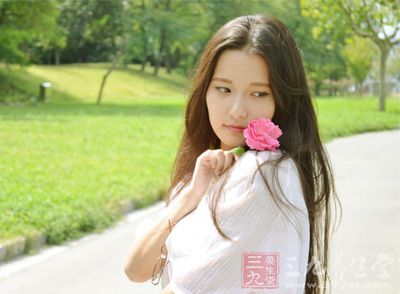 單純的白皙還不夠，我們追求擁有少女神韻的白裡透紅肌膚
