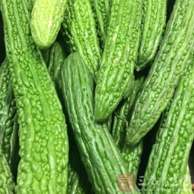 苦瓜250克,黃豆100克 苦瓜250克,黃豆100克