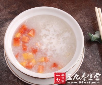 夏季養生食譜 潤肺美膚試試百合粥